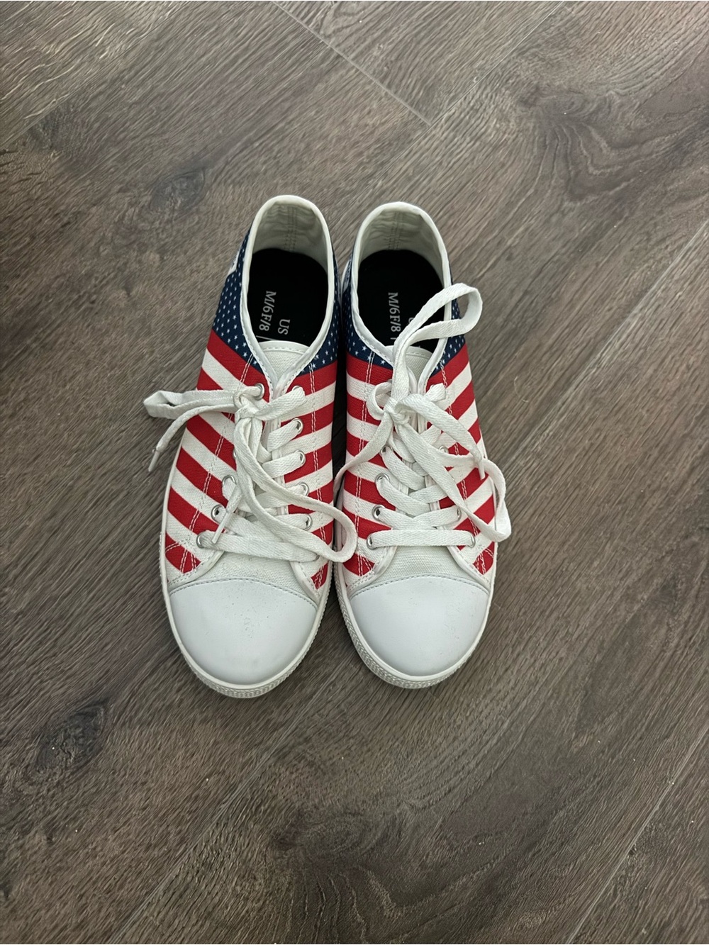 Ladies Make America Great Again size 8 canvas sneakers